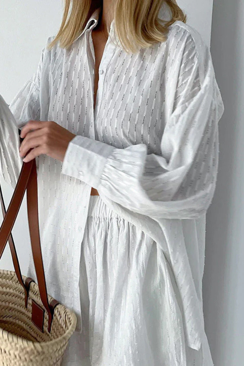 Ensemble deux pièces pour femme avec chemise broderie et short