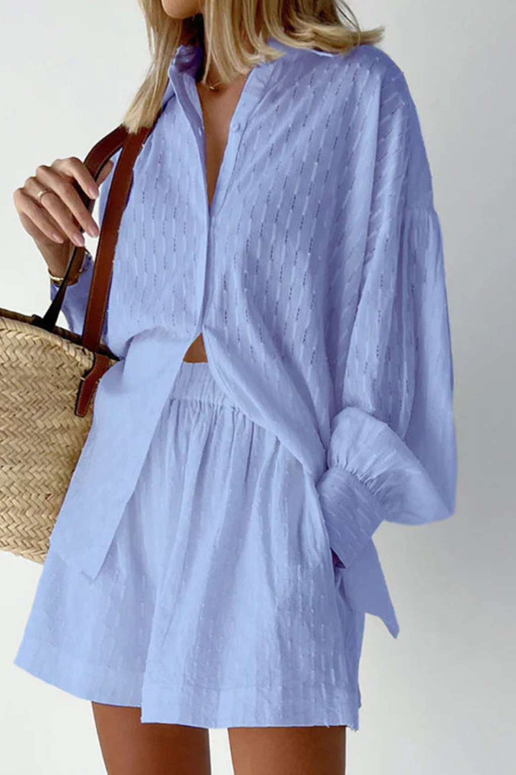 Ensemble deux pièces pour femme avec chemise broderie et short
