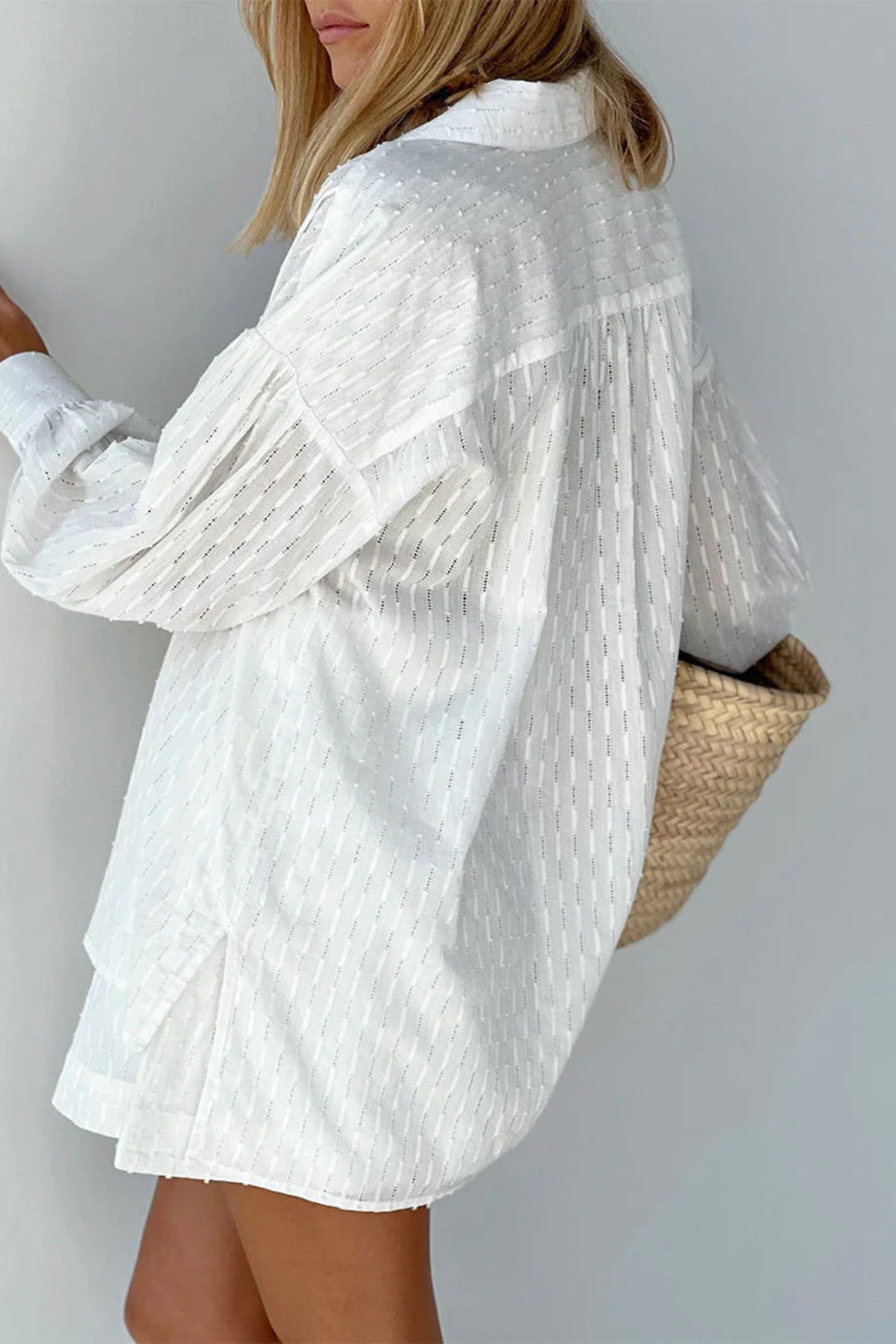 Ensemble deux pièces pour femme avec chemise broderie et short