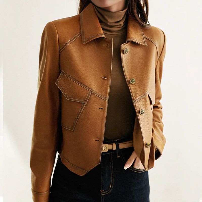 Veste en Cuir Synthétique pour Femme avec Coupe Ajustée et Texture Mate
