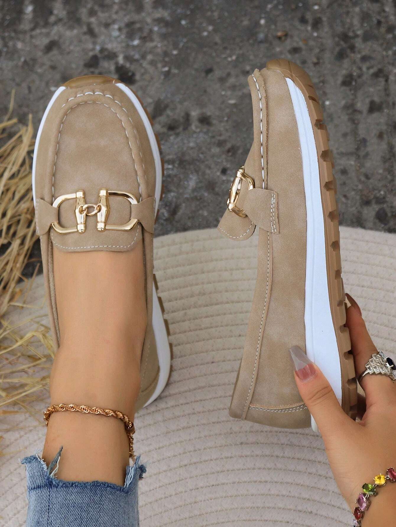 Mocassins pour femme — Chaussures plates avec boucle à maillons pour le bureau
