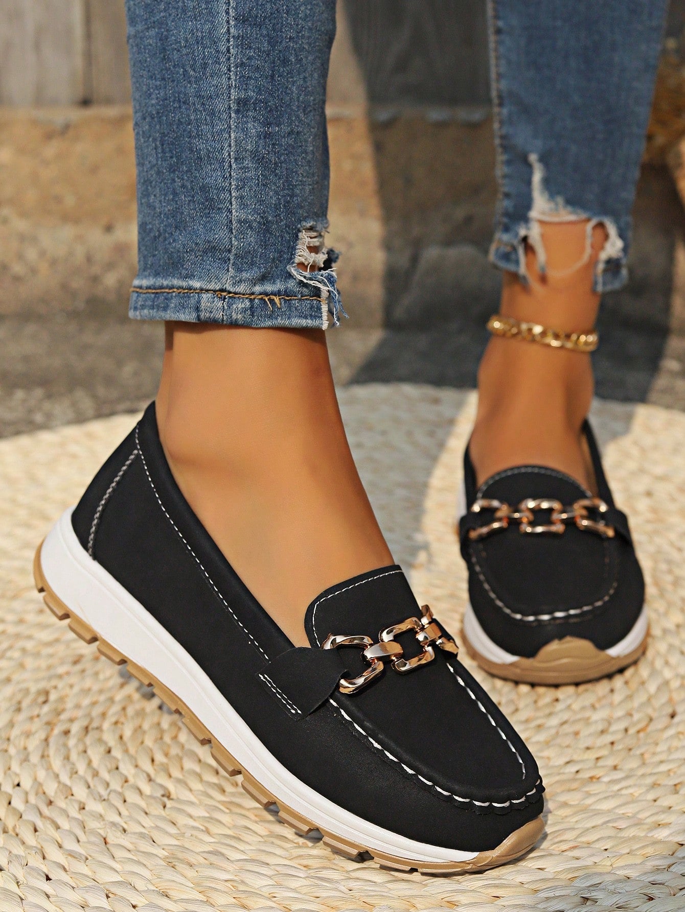 Mocassins pour femme — Chaussures plates avec boucle à maillons pour le bureau
