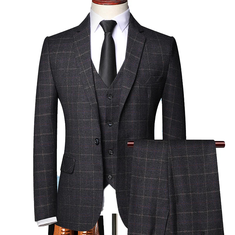 Men's Three-Piece Suit with Slim Fit Cut and Woven Tailoring Fabric