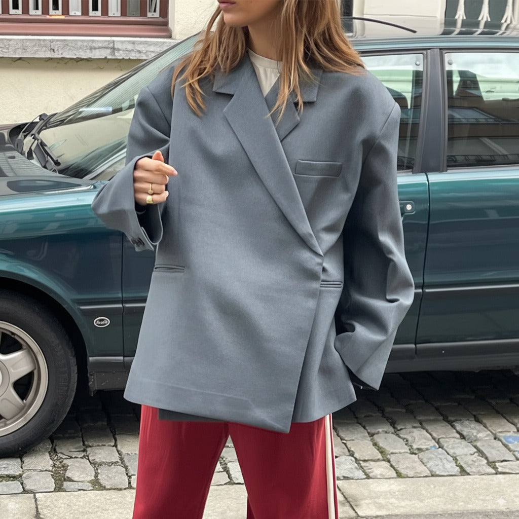 Blazer oversize pentru femei cu rever cu crestătură și mâneci lungi cu nasturi