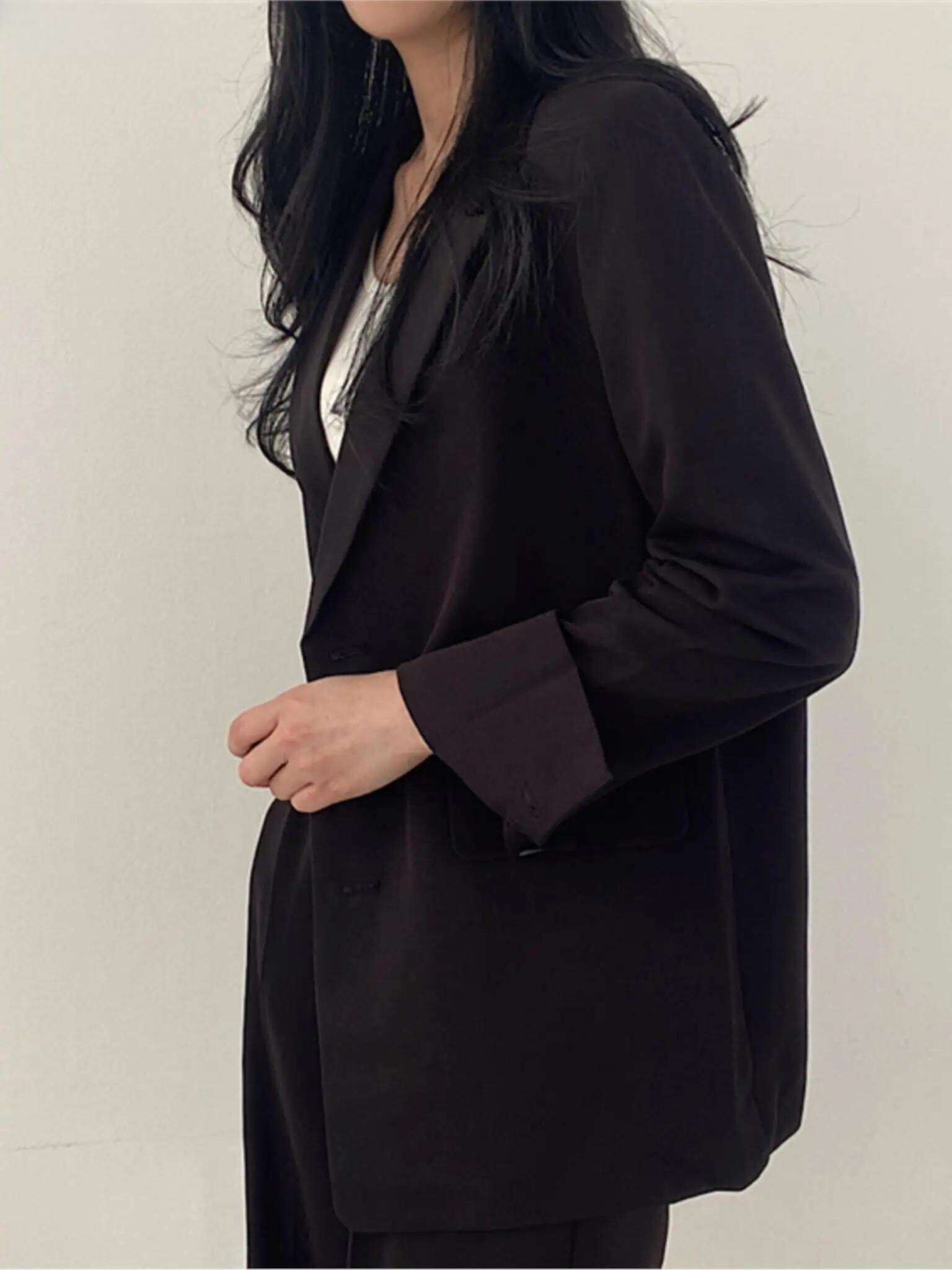 Ensemble pantalon femme deux pièces avec veste à revers et coupe droite