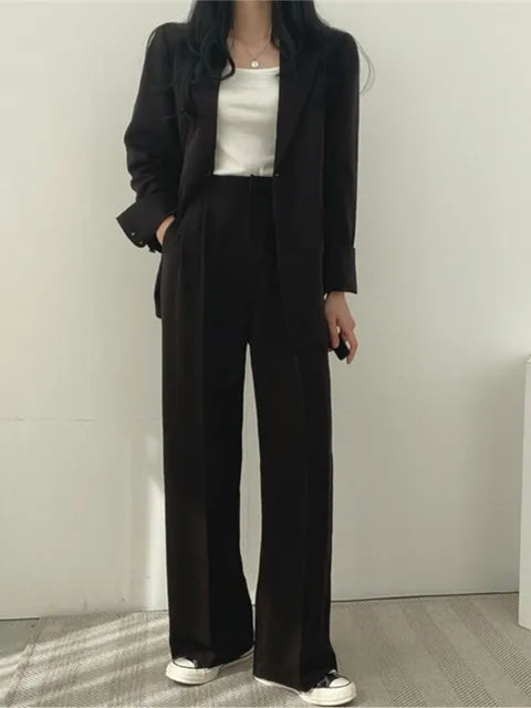 Ensemble pantalon femme deux pièces avec veste à revers et coupe droite