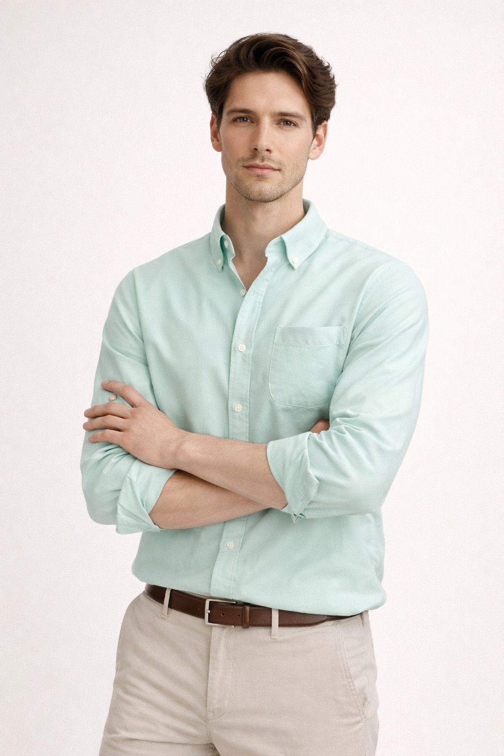 Camisa casual de manga comprida com bolso no peito e corte direito para homem