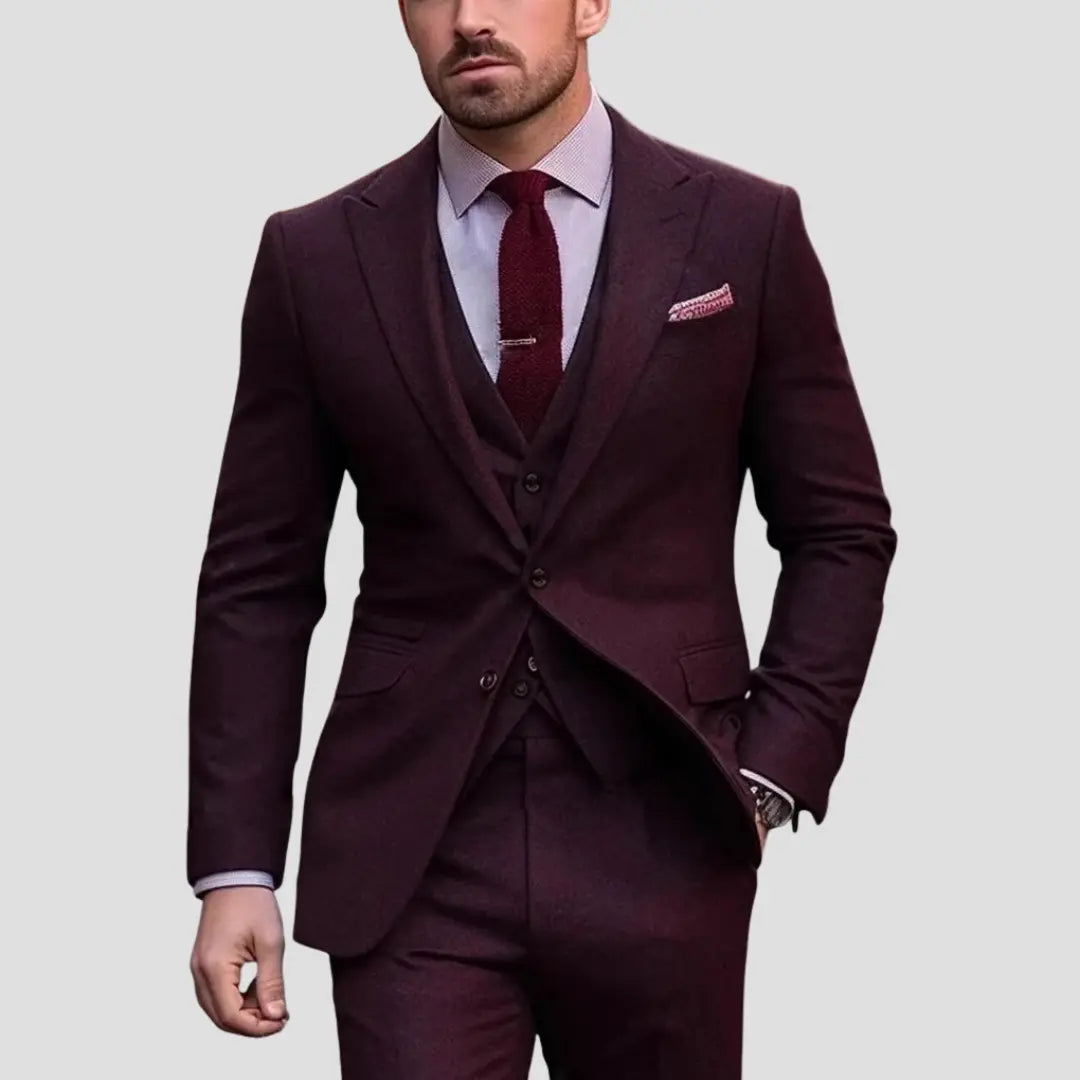 Men's Three-Piece Groom Suit with Slim Fit Cut and Classic Lapels