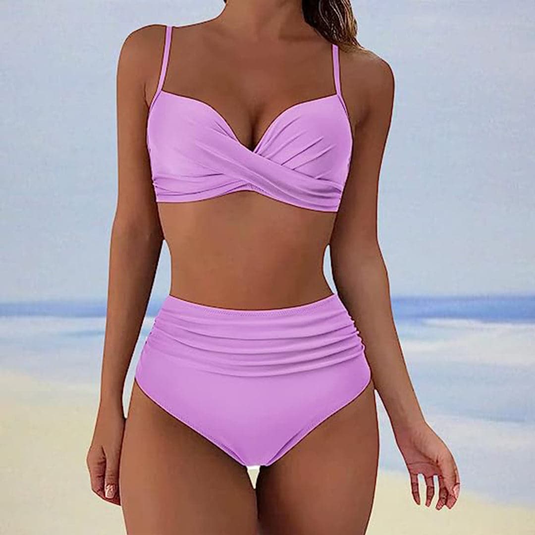 Bikiny s vysokým pasem, překříženým topem vpředu a nařasenými boky