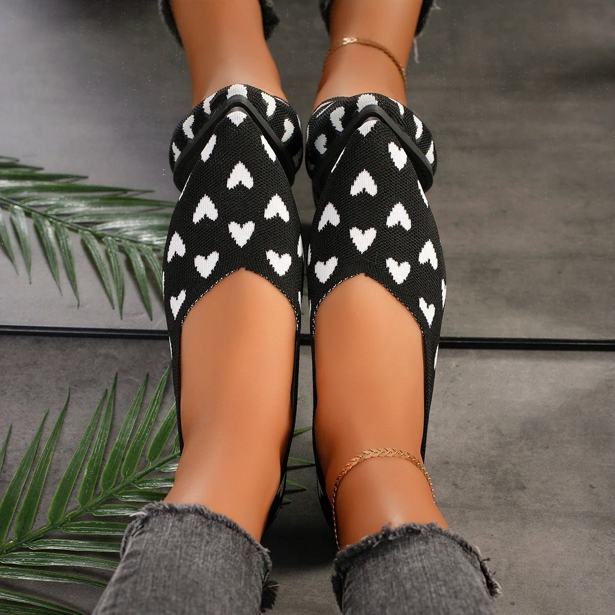 Women's Ballet Flats with Pointed Toe and Heart Print