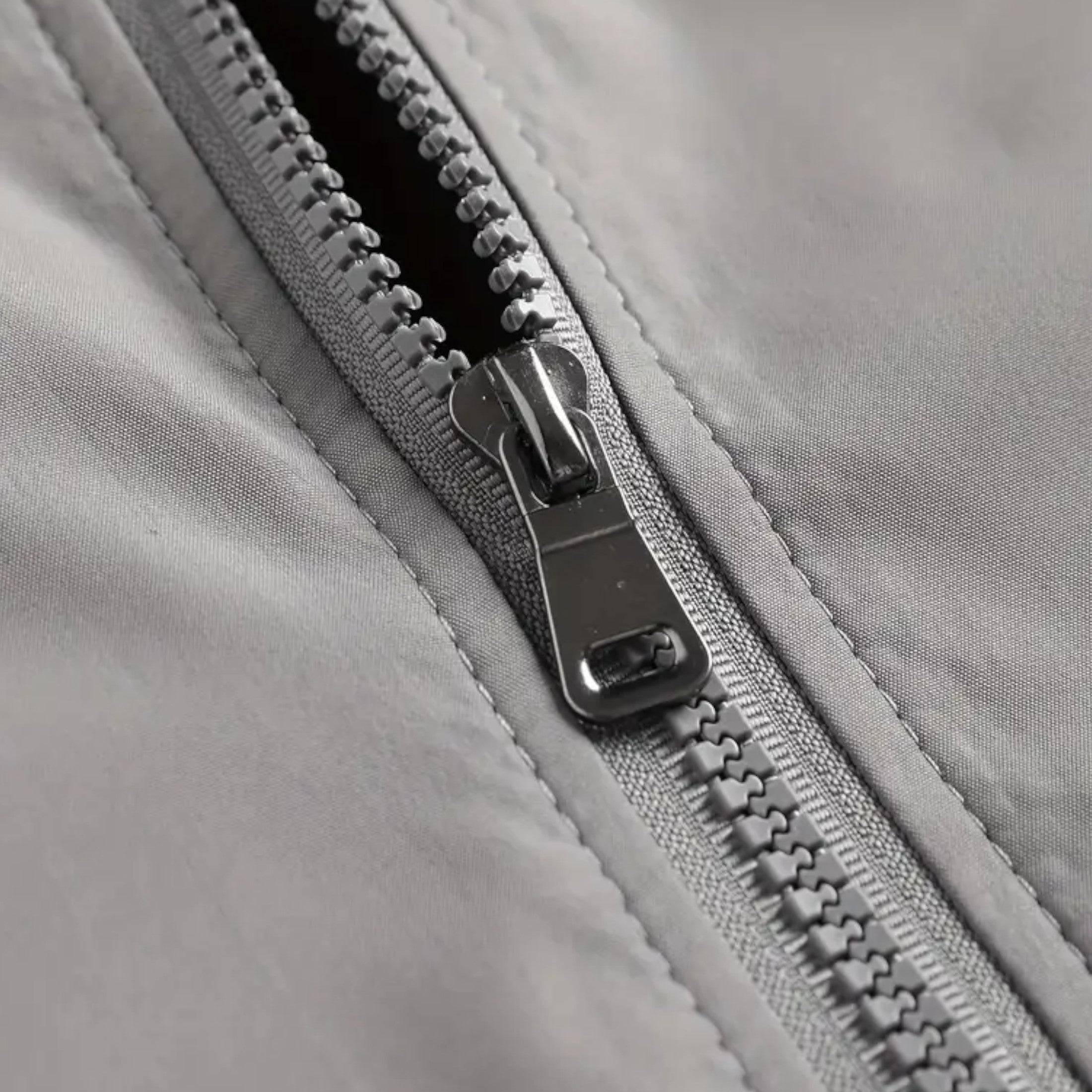 Eliaro Moda | Chaqueta Ligera Hombre Cremallera Cuello Alto
