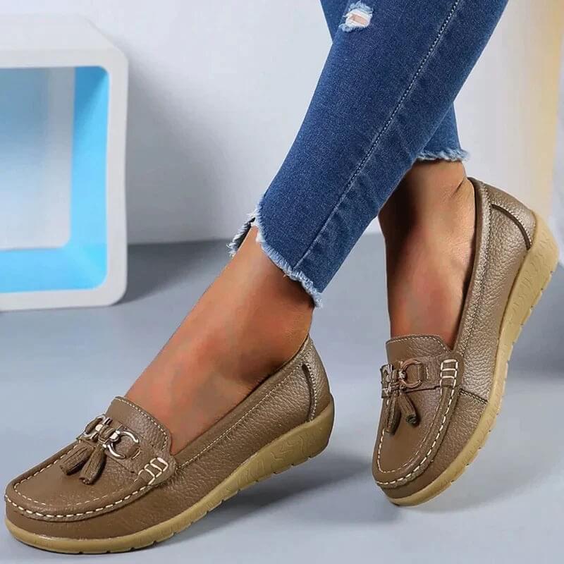 Mocassini in pelle da donna - scarpe basse con nappine - per camminare