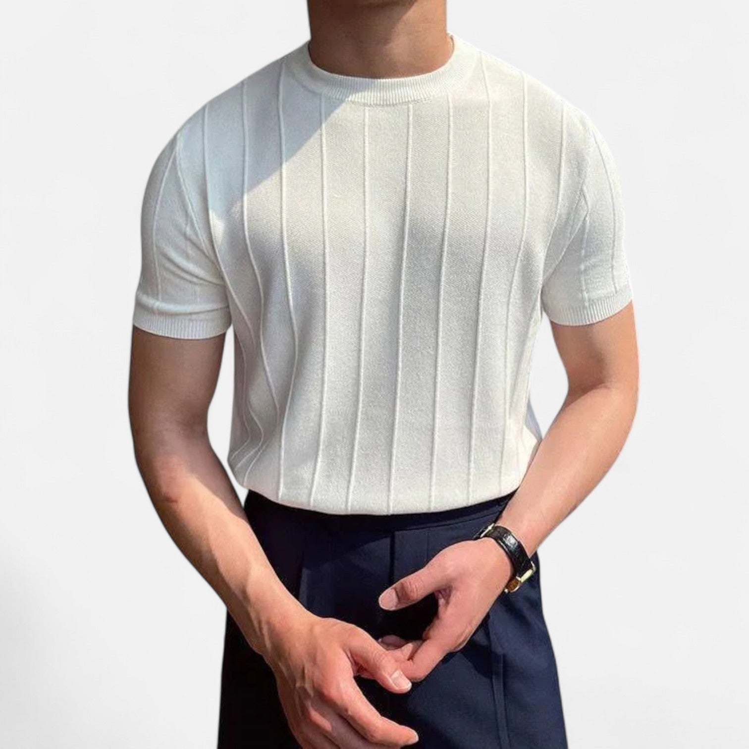 Eliaro Moda | Camiseta para Hombre Estilo Old Money – Lujo Discreto, Sofisticación Atemporal