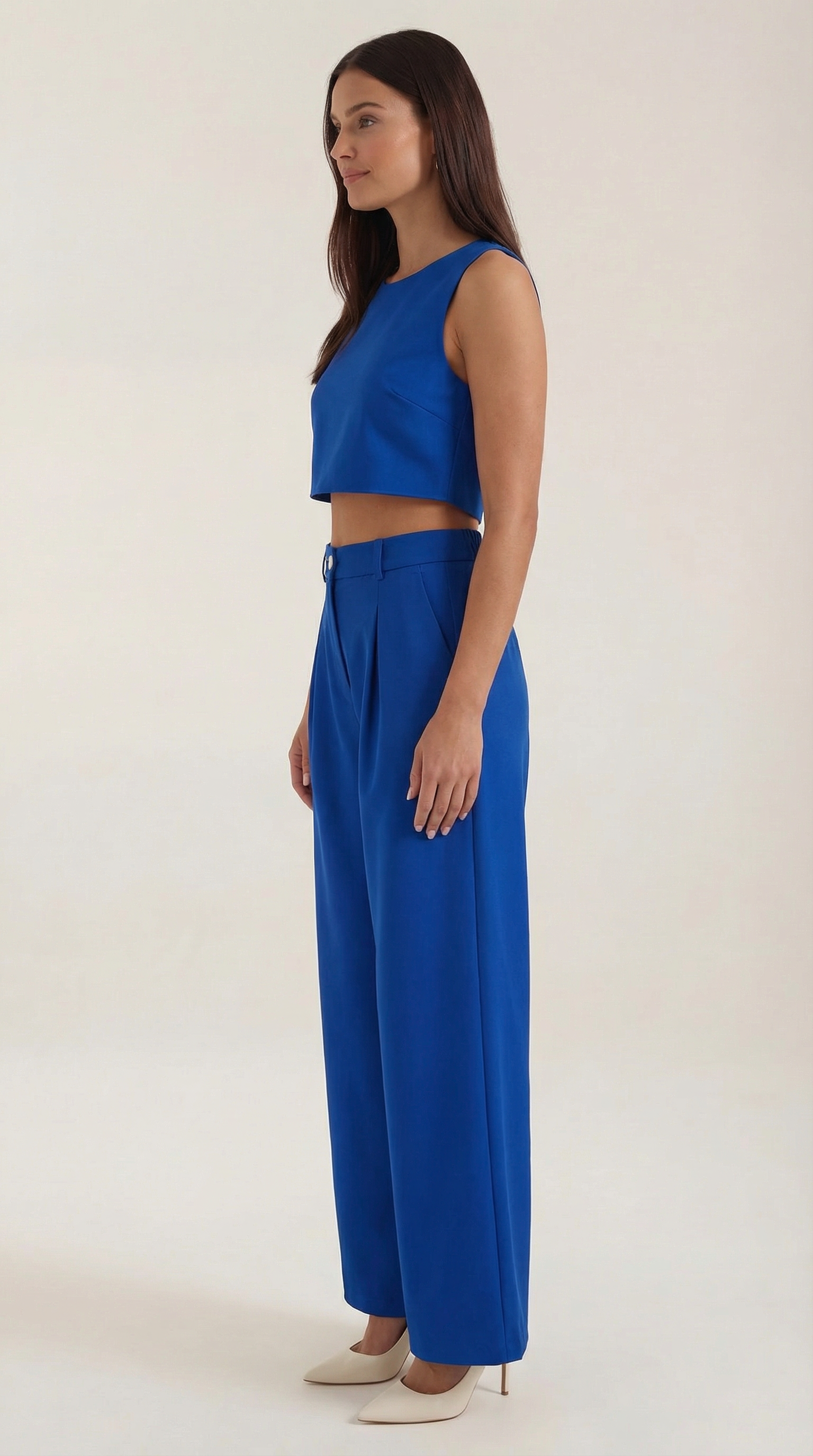 Set de două piese cu top scurt fără mâneci și pantaloni cu picior larg pentru femei