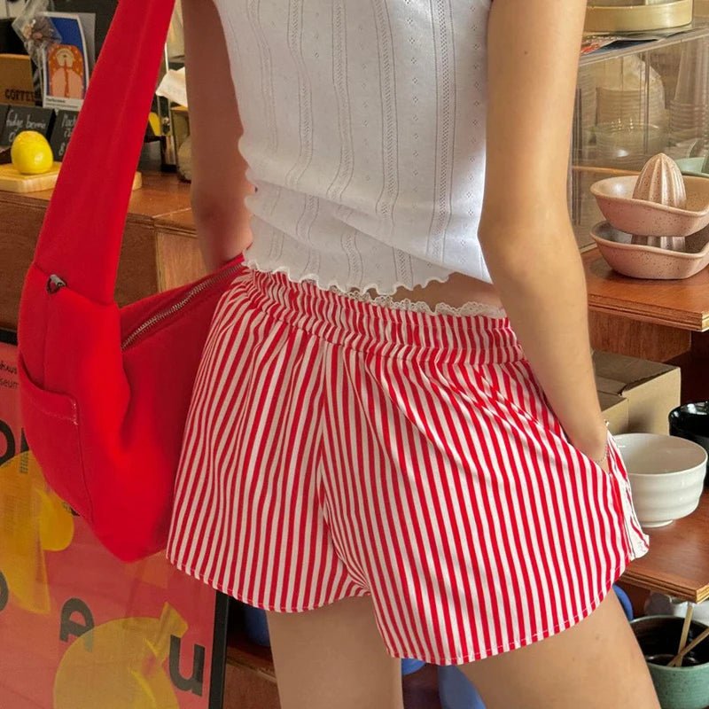 Calções para mulher com estampado às riscas e cintura elástica ajustável