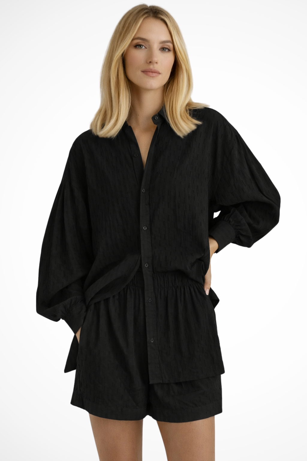 Ensemble deux pièces pour femme avec chemise broderie et short