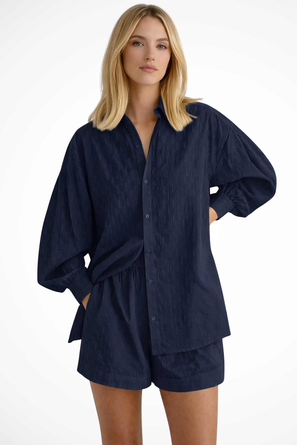 Ensemble deux pièces pour femme avec chemise broderie et short