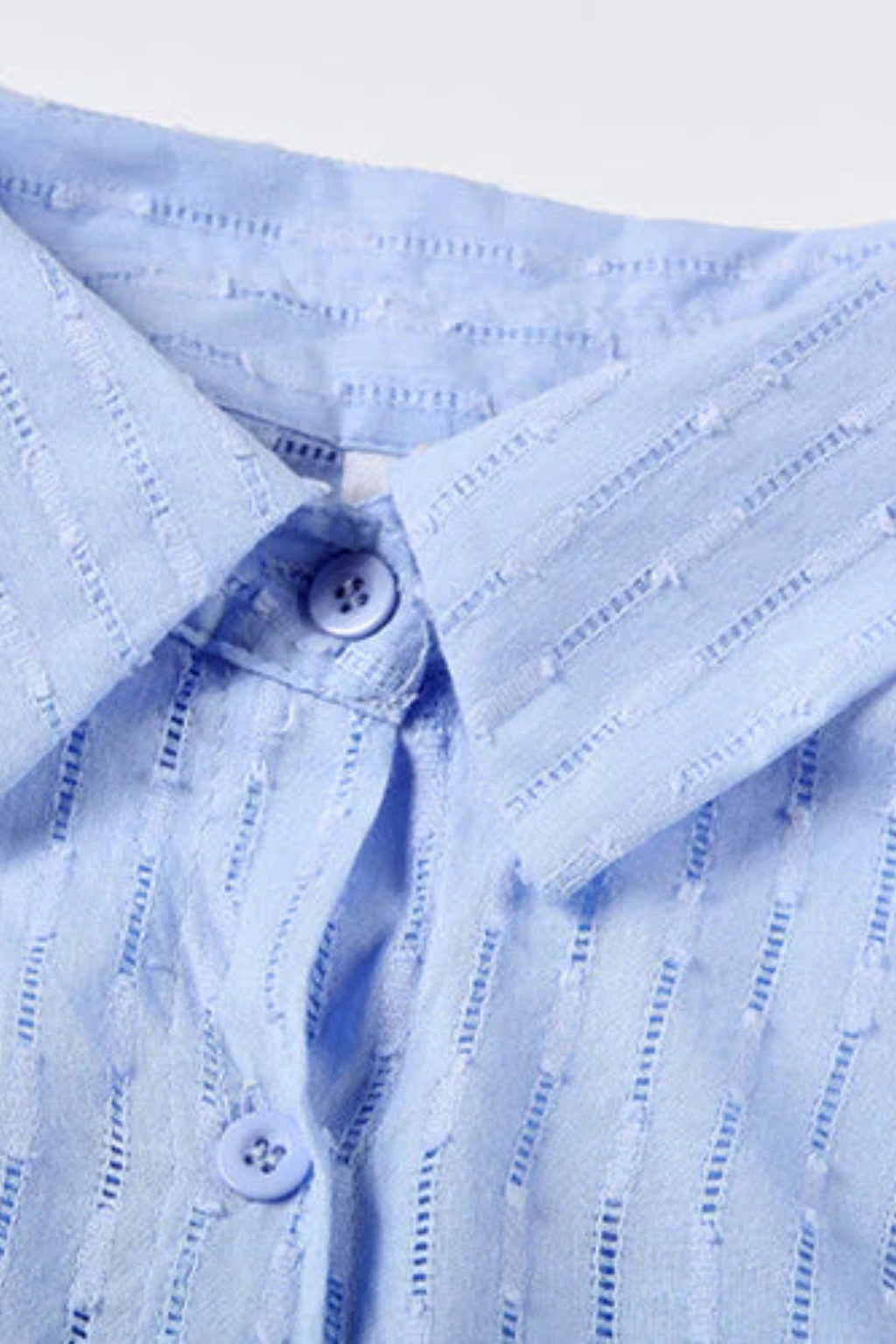 Ensemble deux pièces pour femme avec chemise broderie et short