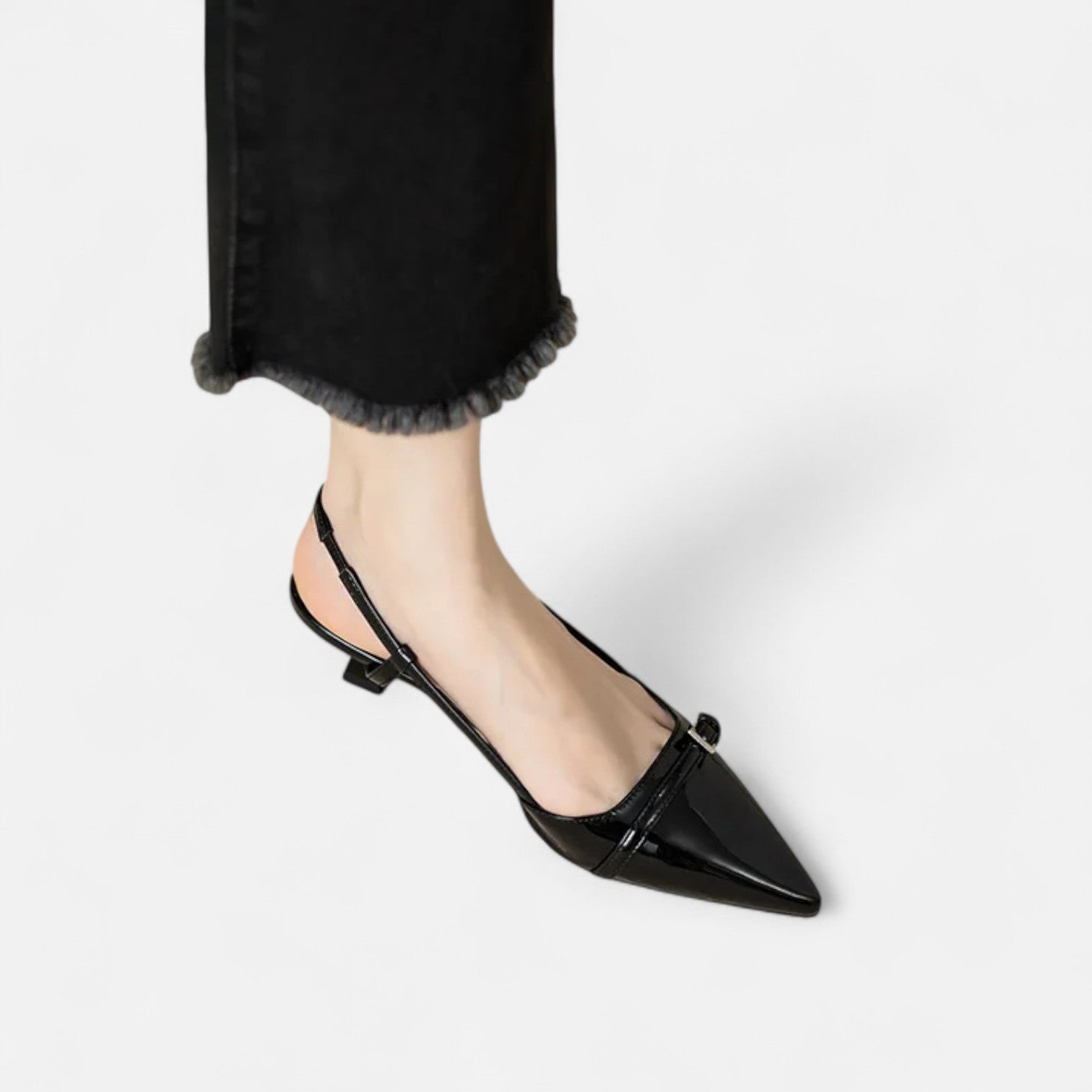 Eliaro Moda | Sandalias de Charol Rojo Vino Francés con Tacón Medio para Mujer – Elegancia Retro, Estilo Atemporal