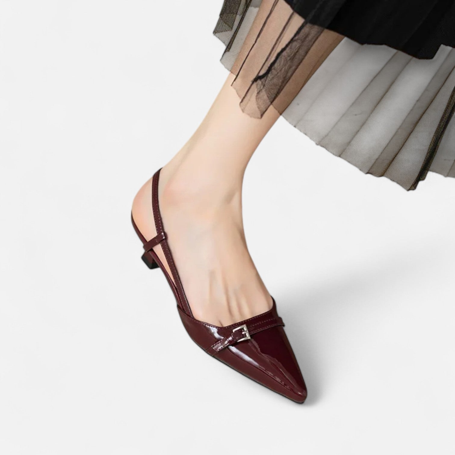 Eliaro Moda | Sandalias de Charol Rojo Vino Francés con Tacón Medio para Mujer – Elegancia Retro, Estilo Atemporal