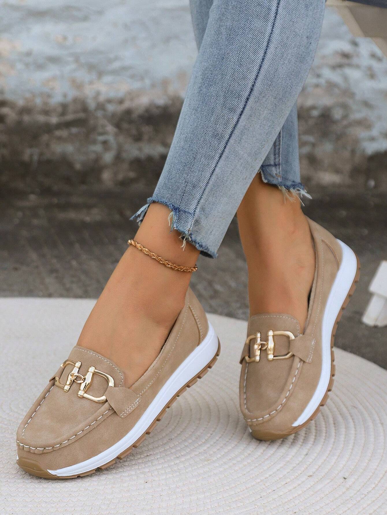 Mocassins pour femme — Chaussures plates avec boucle à maillons pour le bureau