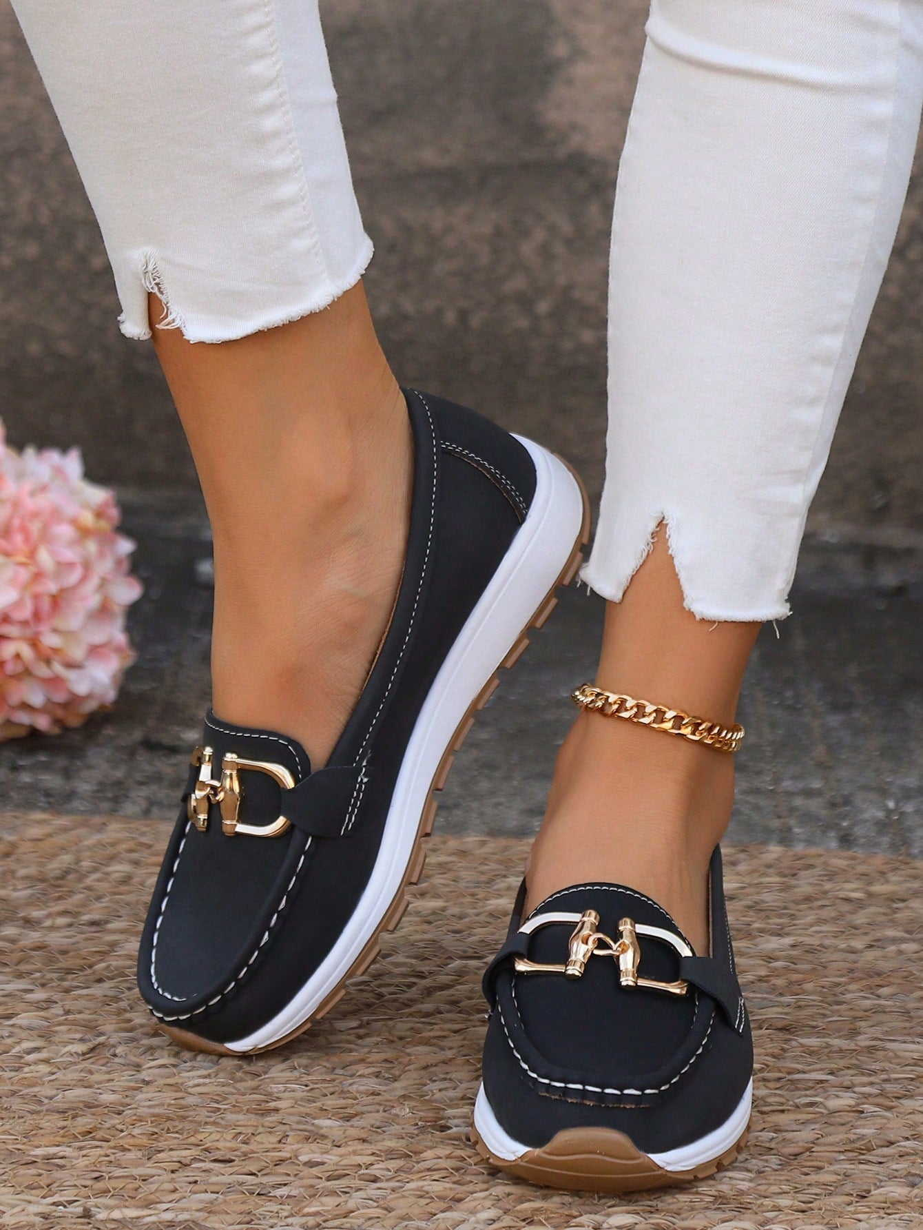 Mocassins pour femme — Chaussures plates avec boucle à maillons pour le bureau