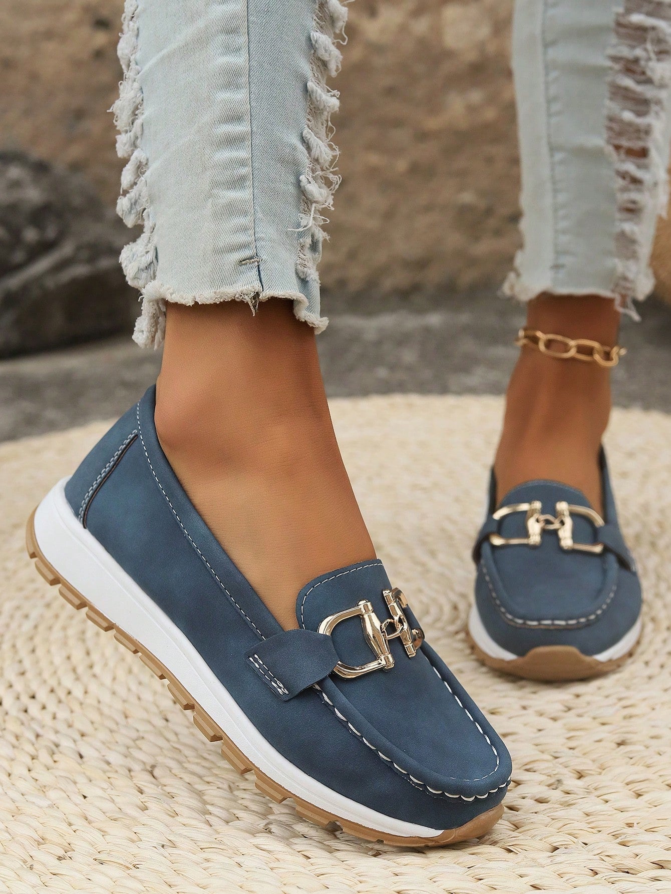 Mocassins pour femme — Chaussures plates avec boucle à maillons pour le bureau