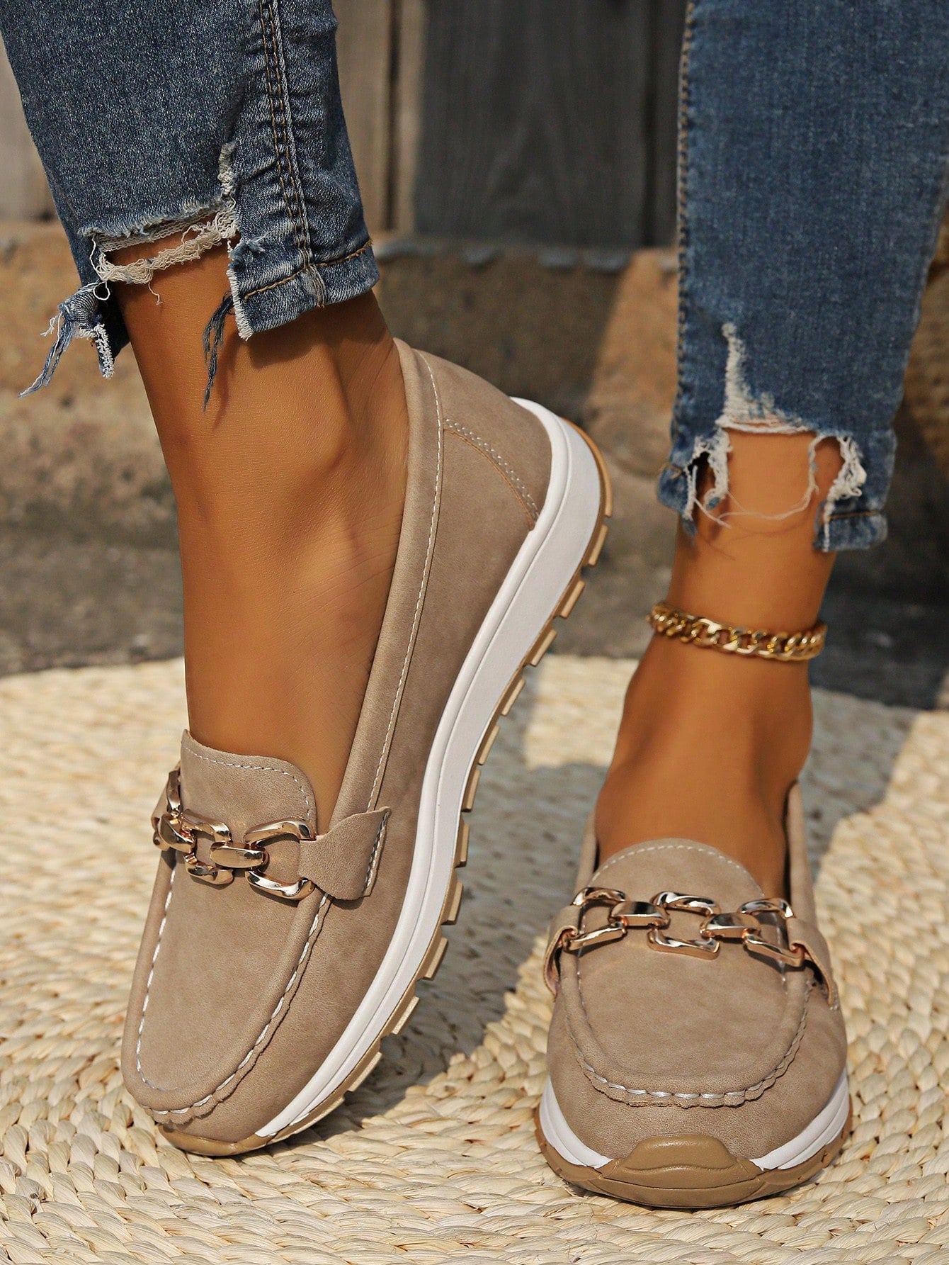 Mocassins pour femme — Chaussures plates avec boucle à maillons pour le bureau