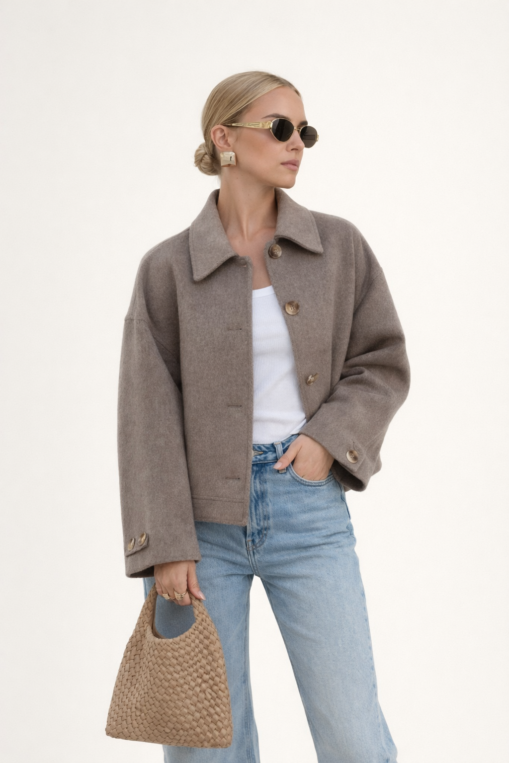 Giacca corta in misto lana con colletto a risvolto e maniche oversize da donna