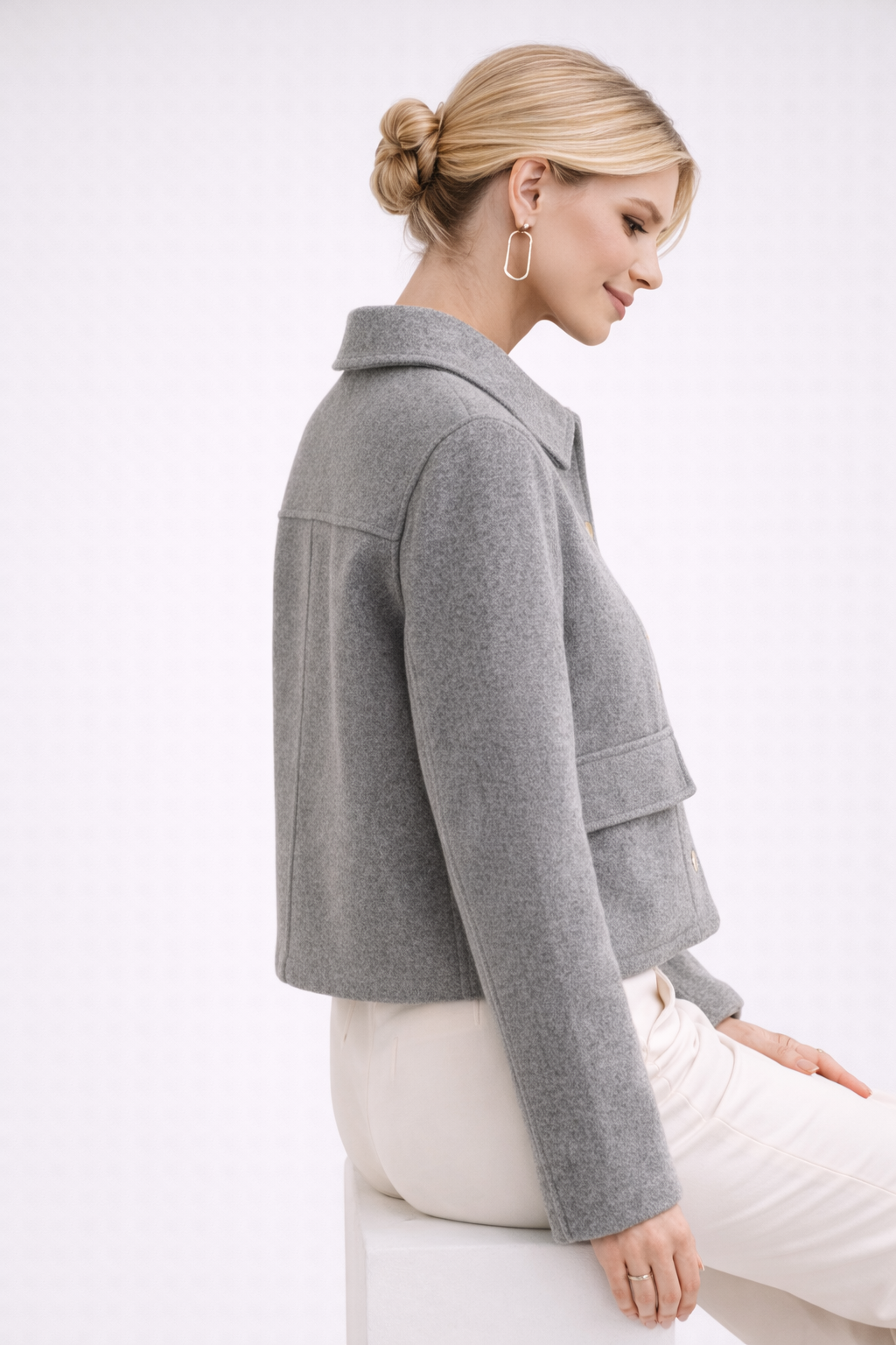 Jachetă ușoară cu guler cu rever și nasturi frontali pentru femei