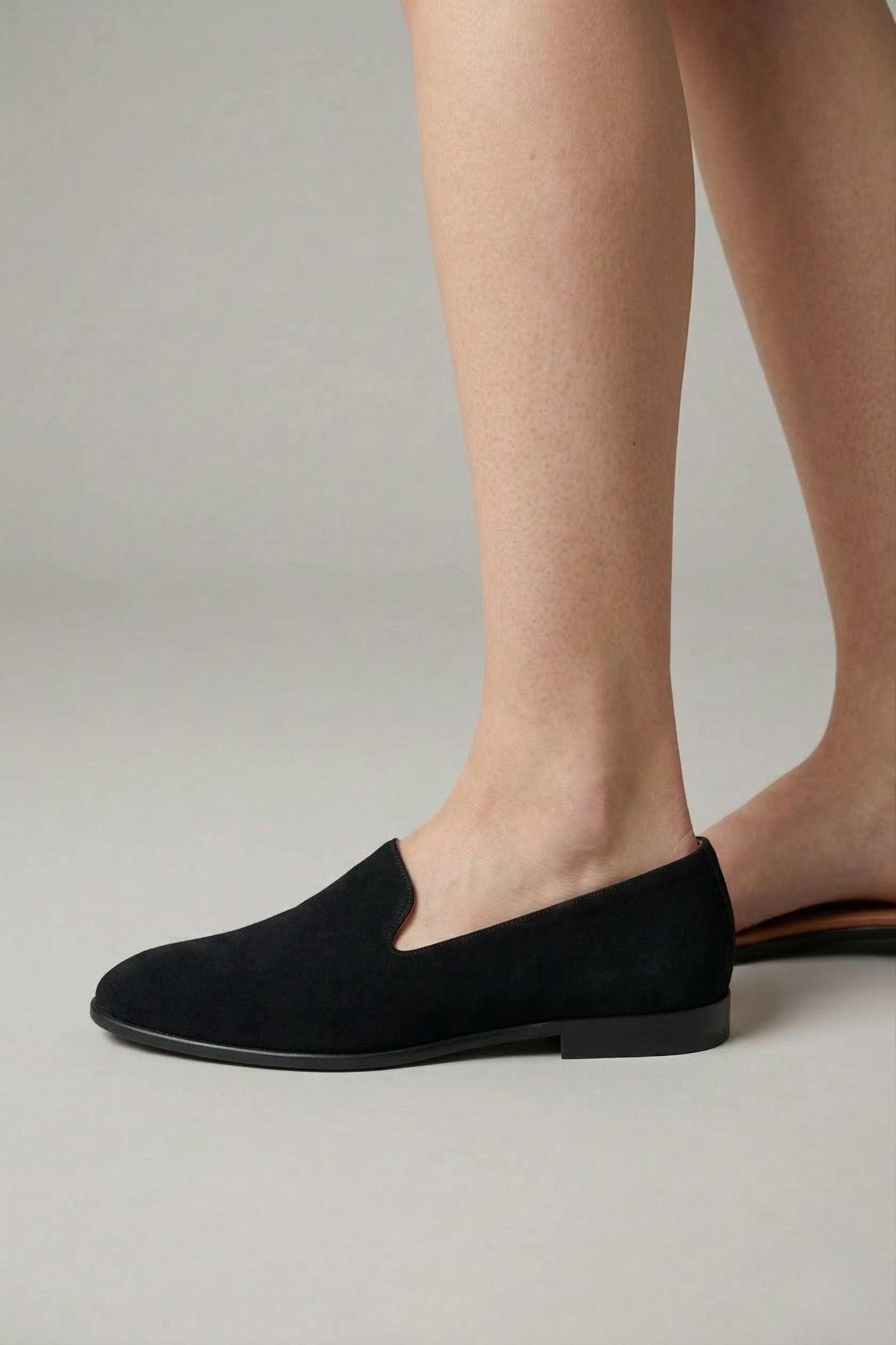 Dámské mokasíny slip-on s tenkou špičkou a flexibilní podrážkou