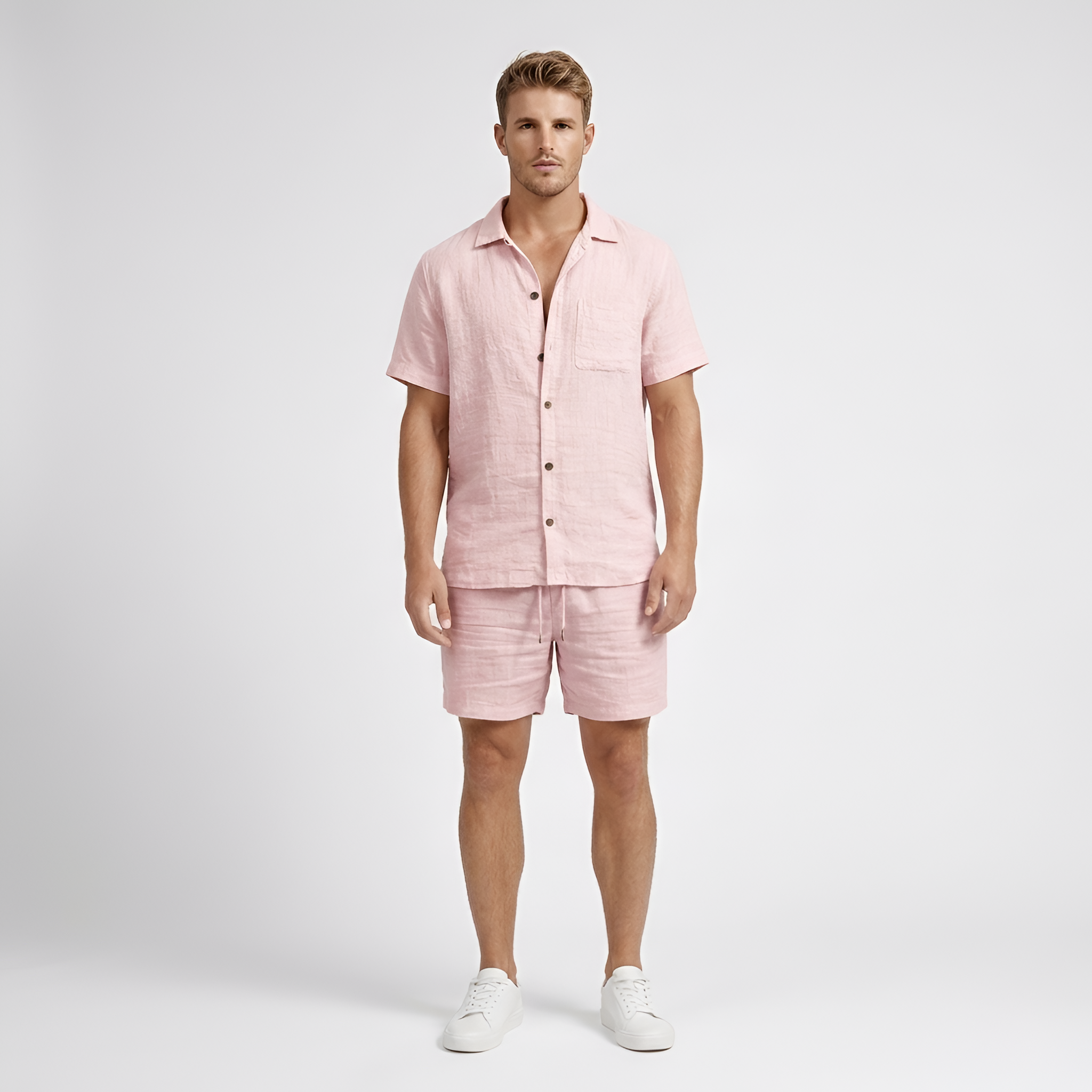Completo uomo in lino con camicia con bottoni e pantaloncini tipo bermuda