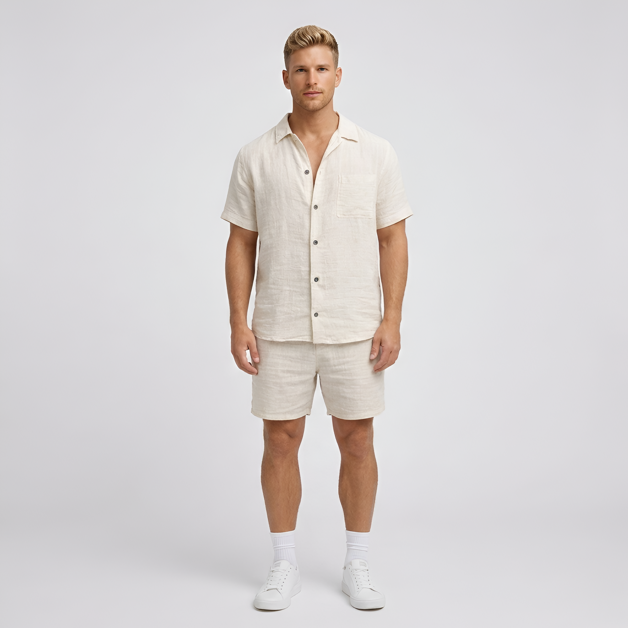 Completo uomo in lino con camicia con bottoni e pantaloncini tipo bermuda