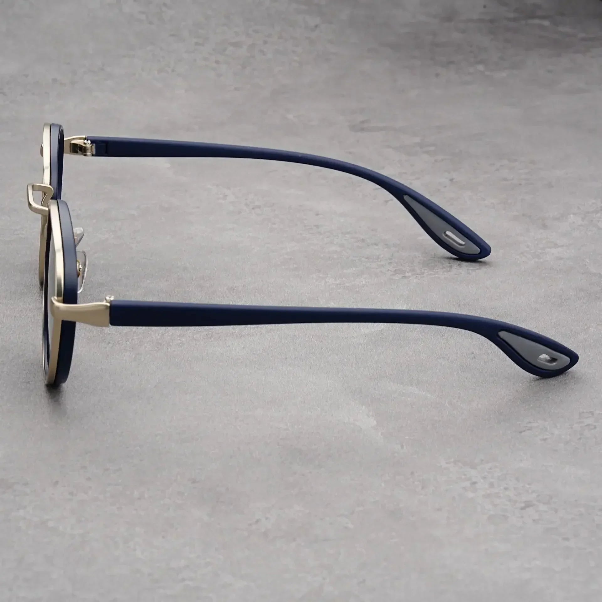 Occhiali da Sole Rotondi da Donna con Montatura in Policarbonato e Protezione UV400