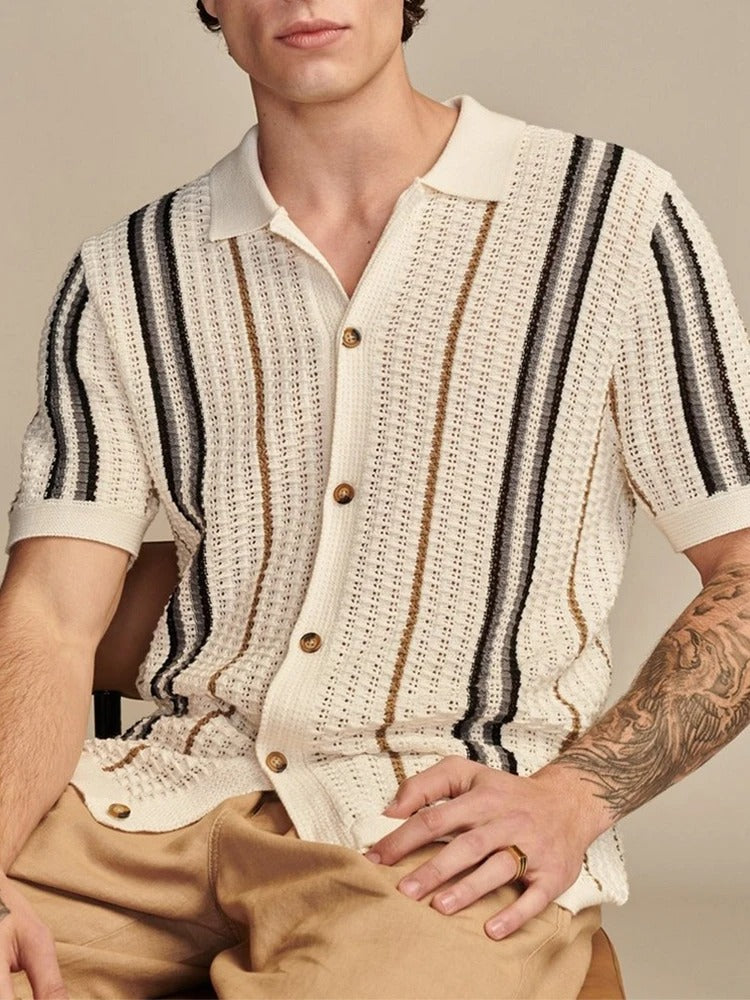 Polo en maille ajourée pour homme avec rayures et boutons — vacances