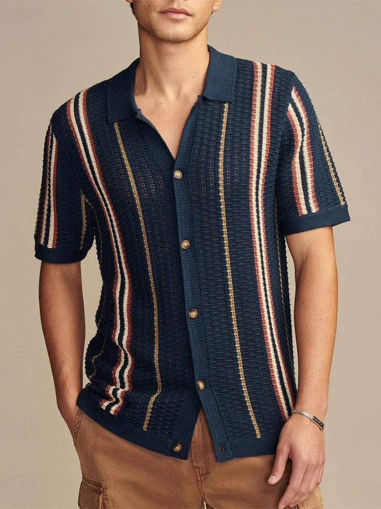 Polo en maille ajourée pour homme avec rayures et boutons — vacances
