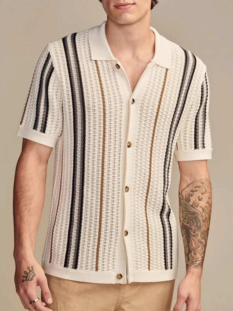 Polo en maille ajourée pour homme avec rayures et boutons — vacances