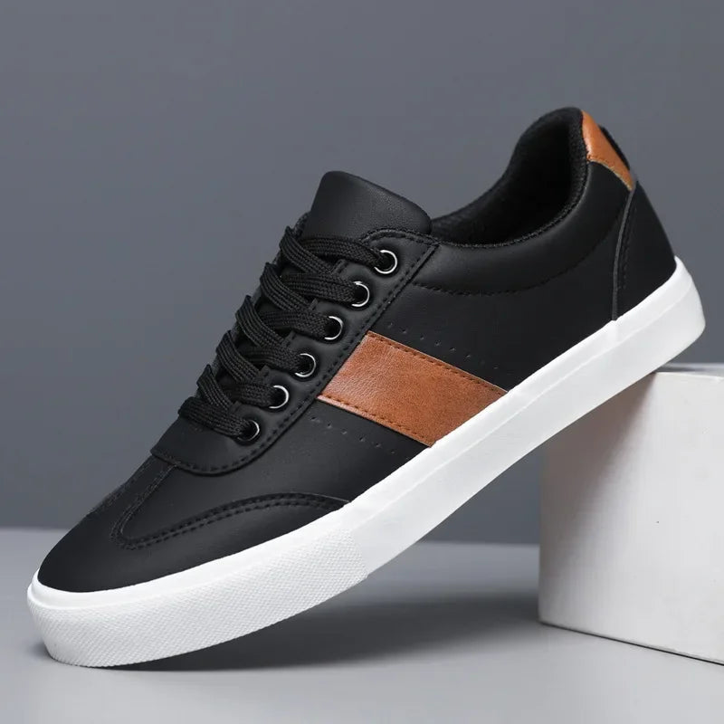 Sneakers casual da uomo con suola in gomma e esterno in pelle sintetica PU