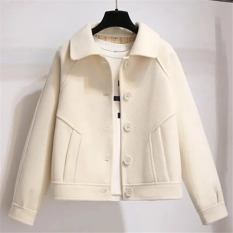 Giacca in Misto Lana con Bottoni e Collo Camicia per Donna