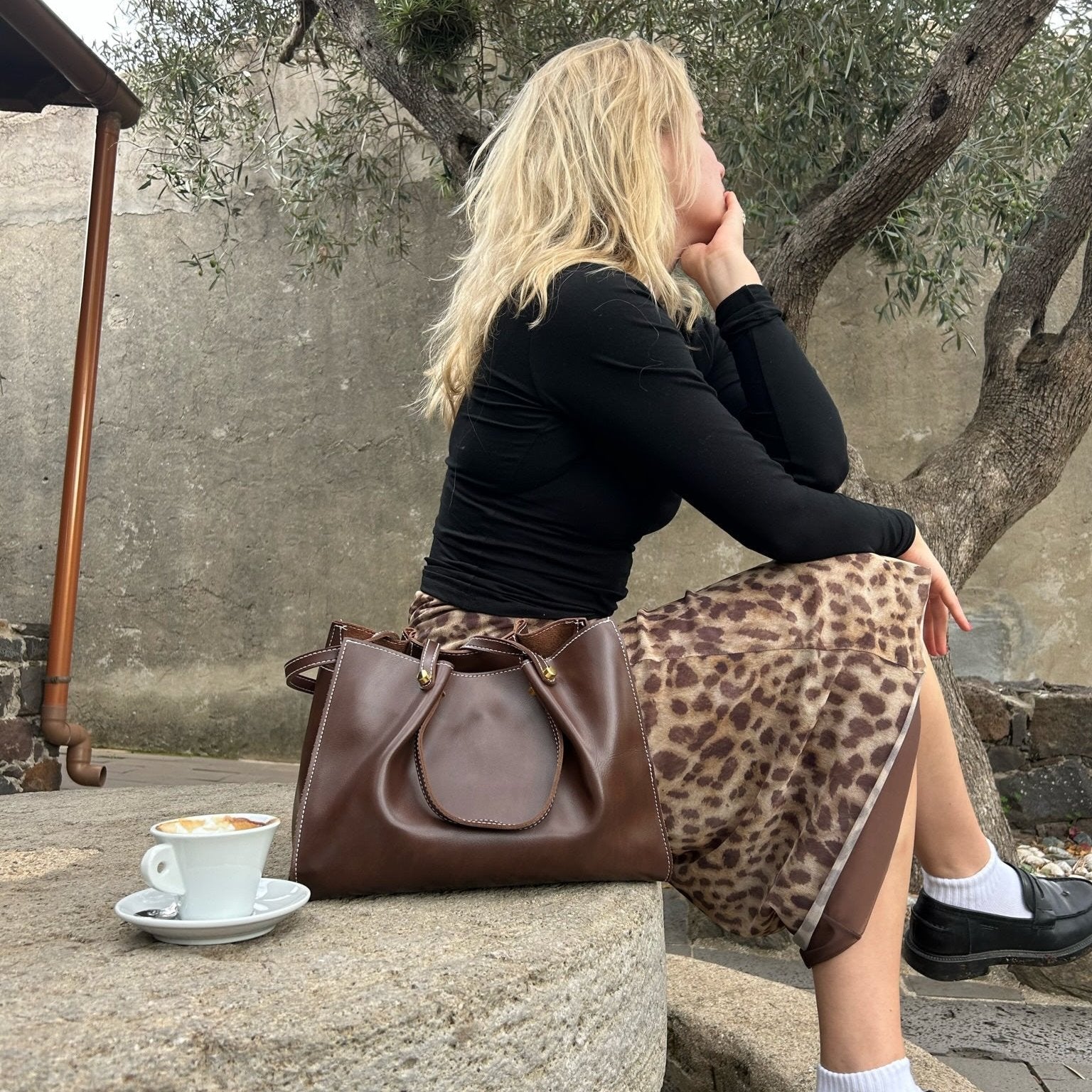 Dámská veganská kožená taška přes rameno s uzavíráním na zip