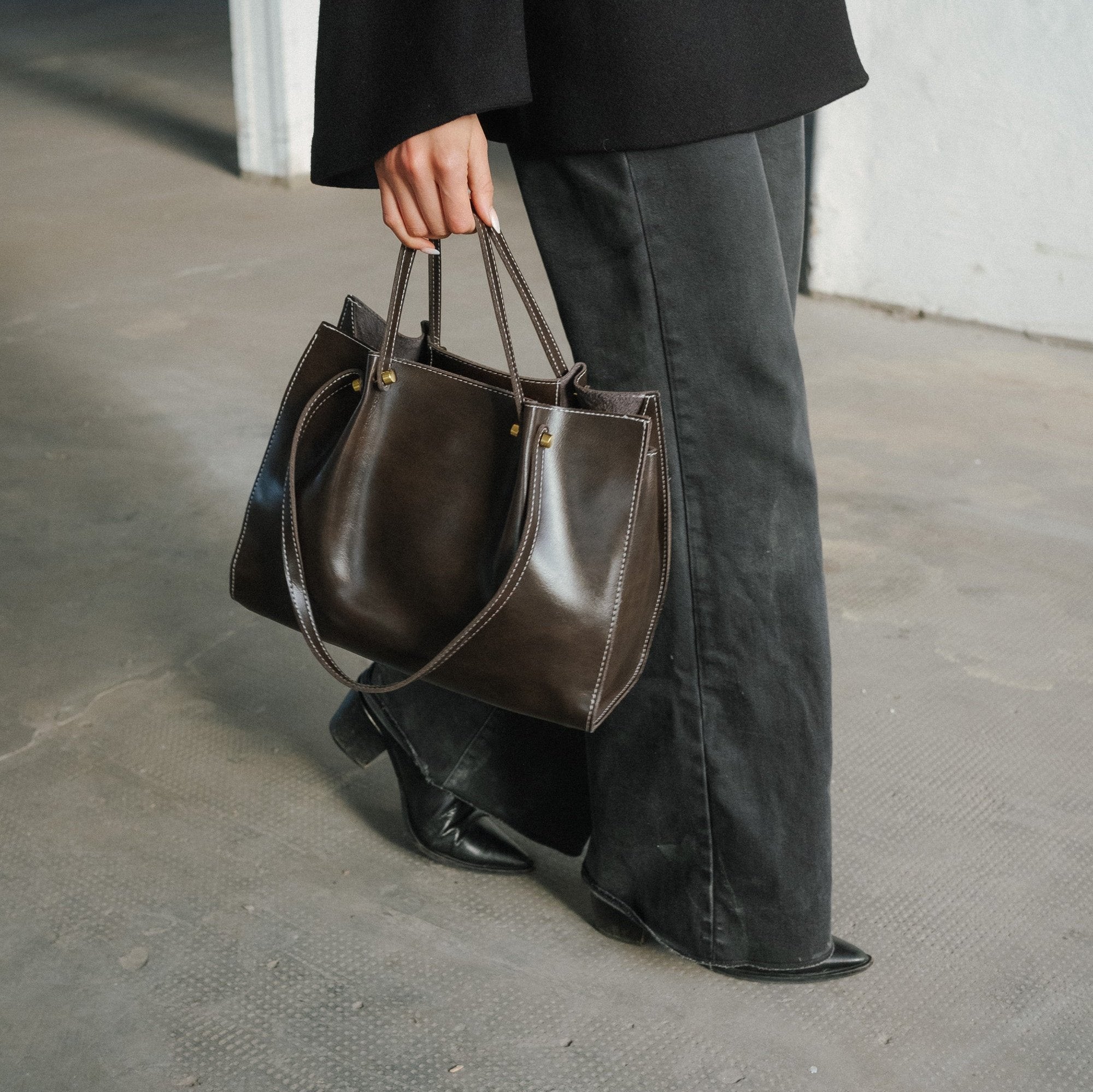 Dámská veganská kožená taška přes rameno s uzavíráním na zip