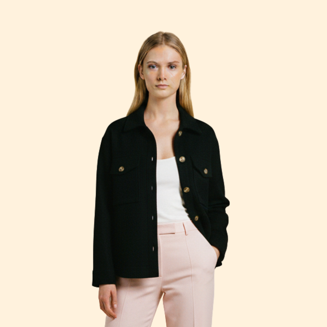 Cappotto lungo con chiusura frontale a bottoni e tasche con patta da donna