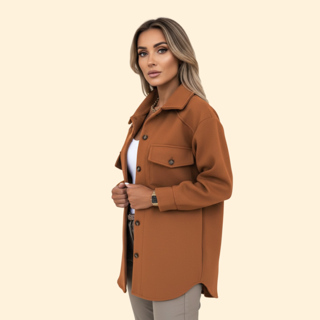 Cappotto lungo con chiusura frontale a bottoni e tasche con patta da donna