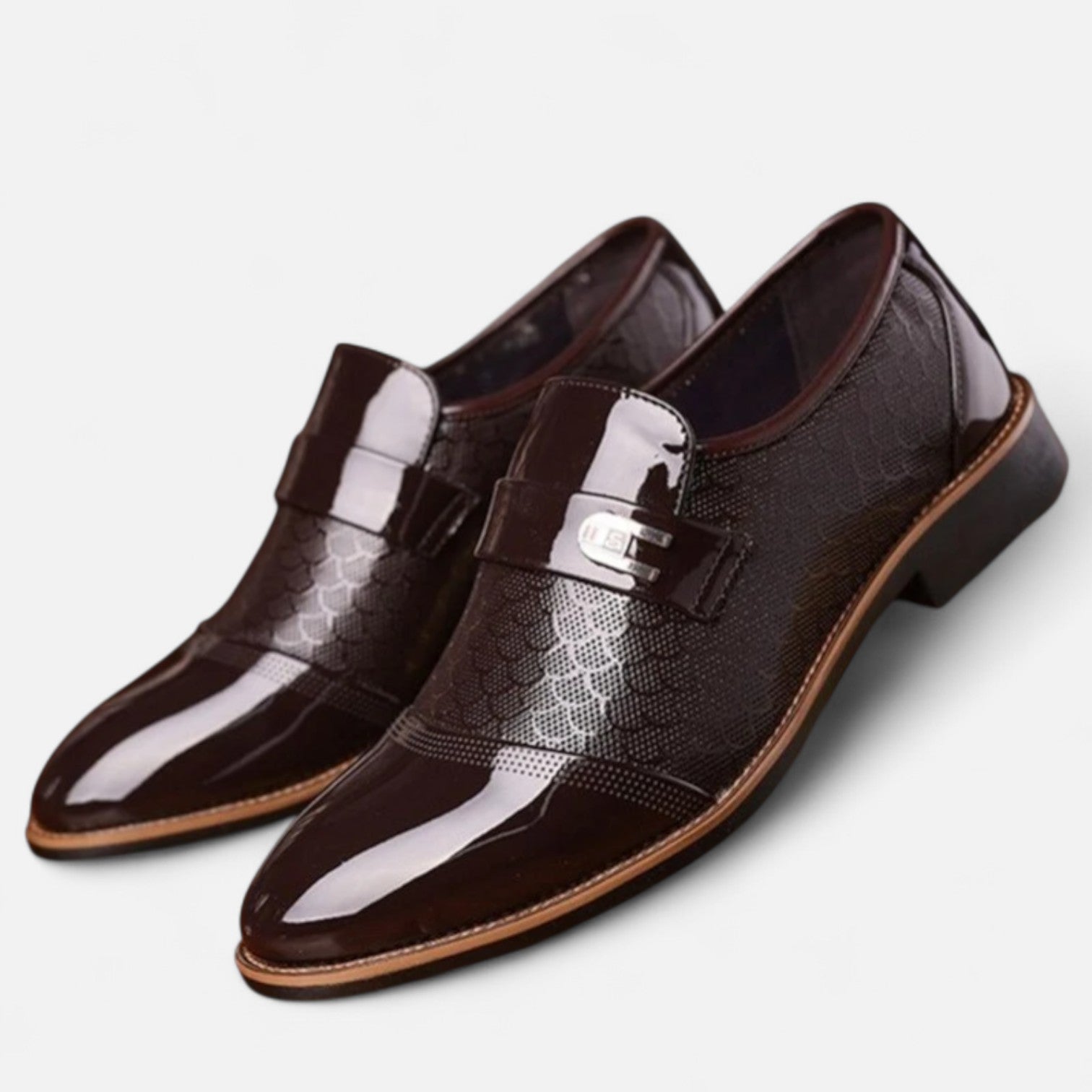 Eliaro Moda | Zapatos de Vestir para Hombre en Cuero Charol – Diseño Pulido con Hebilla y Elegancia Atemporal