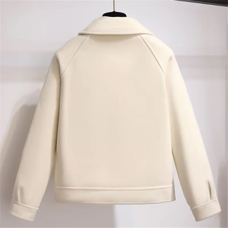 Giacca in Misto Lana con Bottoni e Collo Camicia per Donna