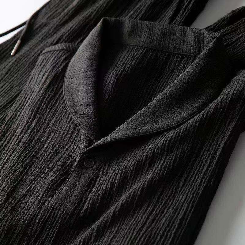 Completo casual da uomo con maglietta a scollo a V e pantaloni con vita elastica