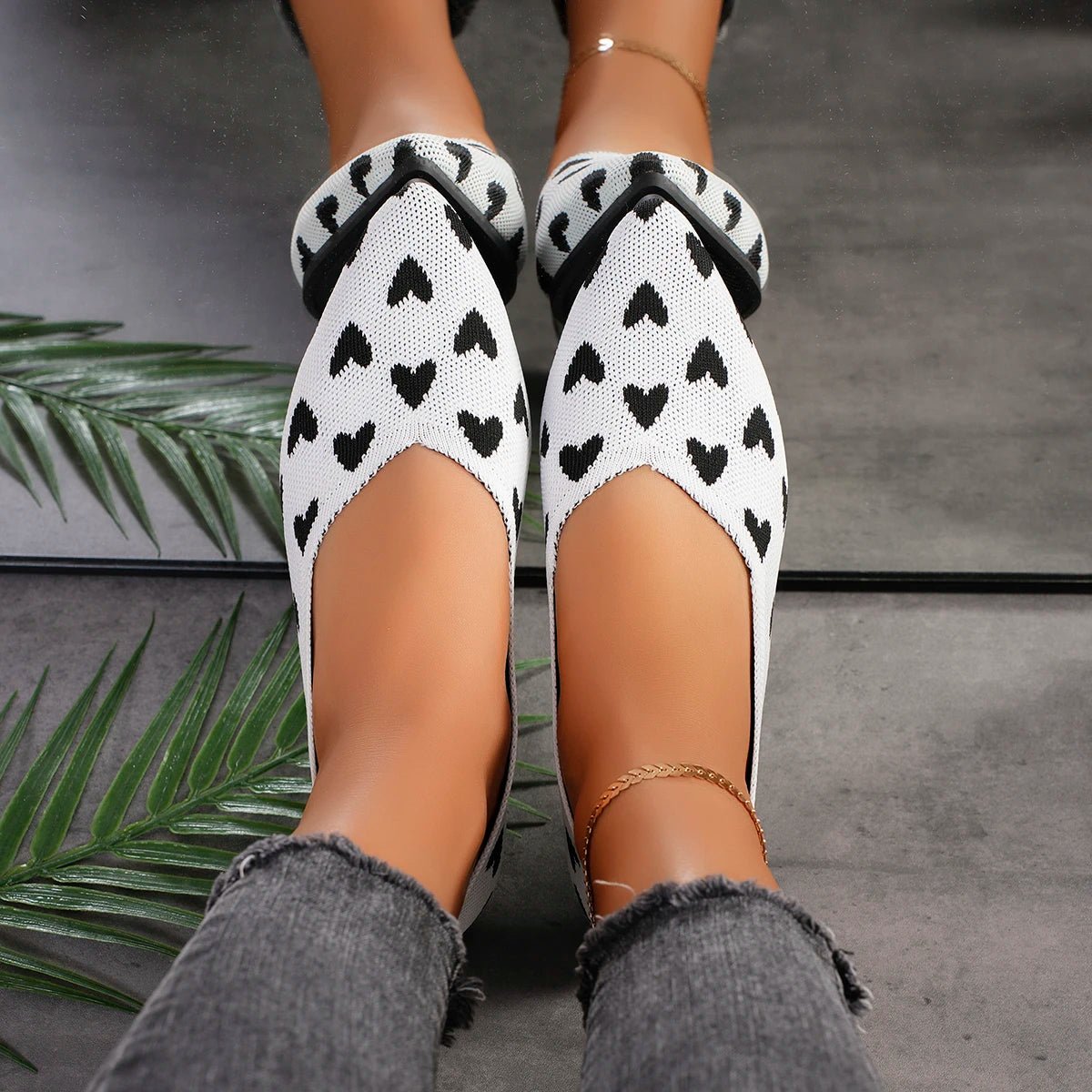 Women's Ballet Flats with Pointed Toe and Heart Print